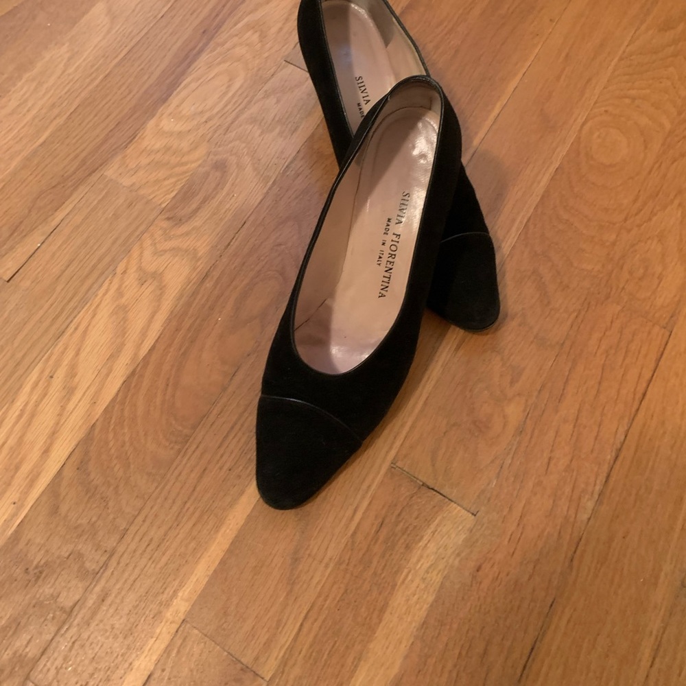 Silvia Fiorentina black suede pumps